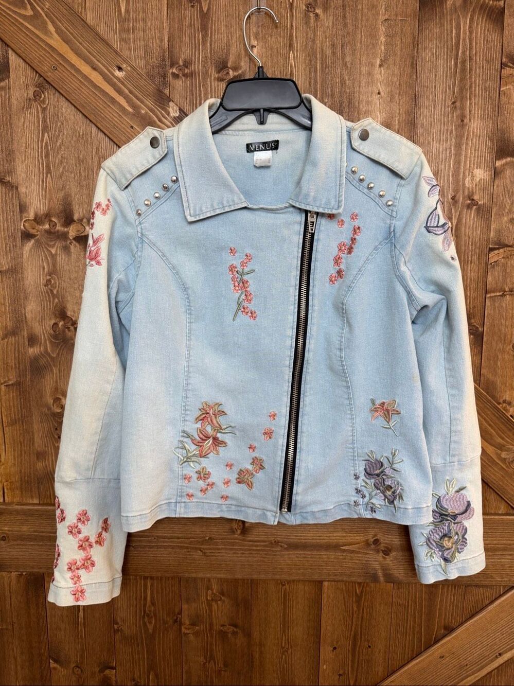 Venus Women’s Size 8 Light Wash Embroidered Denim Moto Jacket Floral (9205)